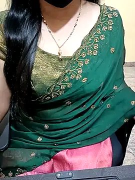 Snapshot of Nithya_05 chatting on 11/05/25, 08:53 Nithya 05 online show from 11/05/25, 08:53