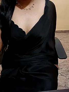 Snapshot of Nithya_05 chatting on 11/07/25, 04:40 Nithya 05 online show from 11/07/25, 04:40