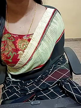 Snapshot of Nithya_05 chatting on 11/08/25, 05:34 Nithya 05 online show from 11/08/25, 05:34