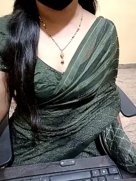 Snapshot of Nithya_05 chatting on 11/10/25, 05:17 Nithya 05 online show from 11/10/25, 05:17