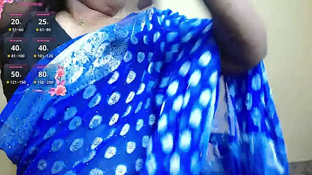 Snapshot of Nithya_05 chatting on 11/20/25, 05:18 Nithya 05 online show from 11/20/25, 05:18