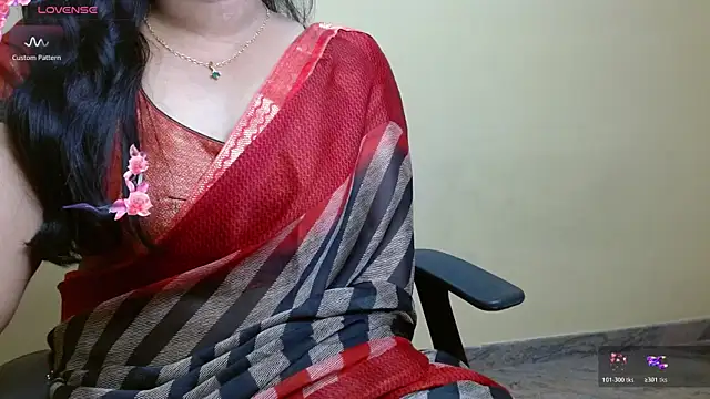 Snapshot of Nithya_05 chatting on 11/22/25, 05:01 Nithya 05 online show from 11/22/25, 05:01