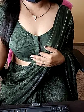Snapshot of Nithya_05 chatting on 01/13/26, 05:02 Nithya 05 online show from 01/13/26, 05:02