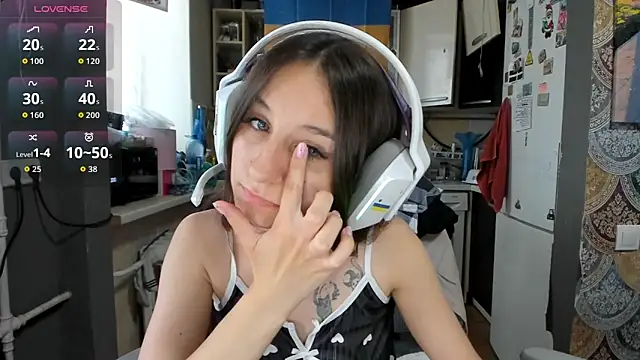 Snapshot of _Nika_Kik chatting on 05/15/26, 10:22 Nika Kik online show from 05/15/26, 10:22