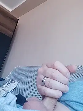 Pol1074 online show from 04/25/26, 01:03