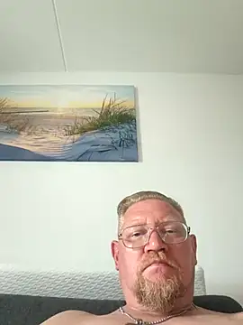 Pol1074 online show from 07/31/26, 12:04