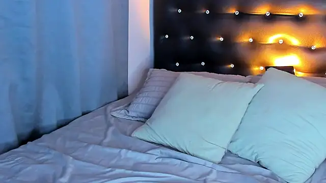 Snapshot of alicerizooo chatting on 03/12/25, 12:20 alicerizooo online show from 03/12/25, 12:20