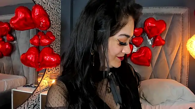 nahomi sweett online show from 02/06/25, 05:09