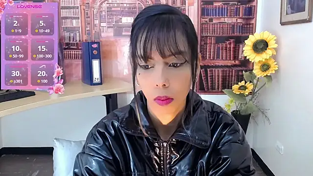 Snapshot of Catalella_Ar chatting on 10/12/25, 03:05 Catalella Ar online show from 10/12/25, 03:05