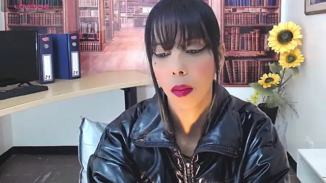 Snapshot of Catalella_Ar chatting on 10/25/25, 03:03 Catalella Ar online show from 10/25/25, 03:03