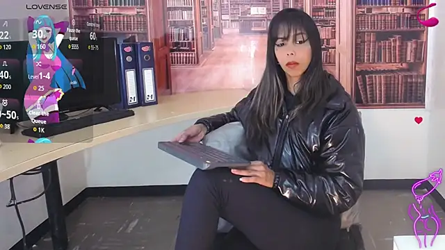 Snapshot of Catalella_Ar chatting on 11/21/25, 03:16 Catalella Ar online show from 11/21/25, 03:16