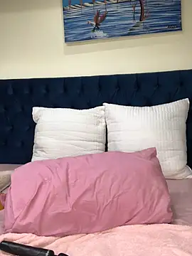 Snapshot of Nicole_Liam_ chatting on 09/13/25, 07:35 Nicole Liam online show from 09/13/25, 07:35