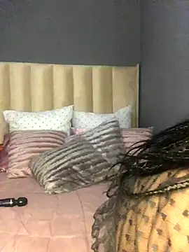 Snapshot of Nicole_Liam_ chatting on 10/04/25, 09:35 Nicole Liam online show from 10/04/25, 09:35