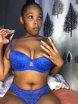 Snapshot of Nicole_Liam_ chatting on 10/24/25, 12:30 Nicole Liam online show from 10/24/25, 12:30