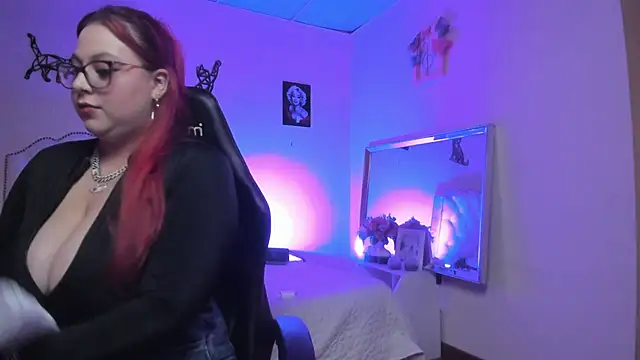 Snapshot of Blair_Elliss chatting on 11/18/25, 07:07 Blair Elliss online show from 11/18/25, 07:07