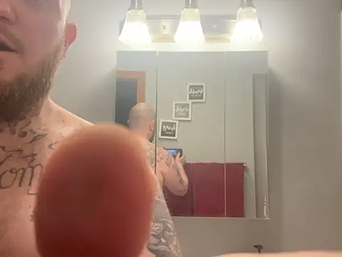 Snapshot of Satans_Play chatting on 03/19/25, 07:18 Satans Play online show from 03/19/25, 07:18