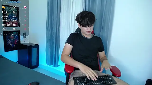 Snapshot of andyboy- chatting on 12/29/24, 02:27 andyboy- online show from 12/29/24, 02:27