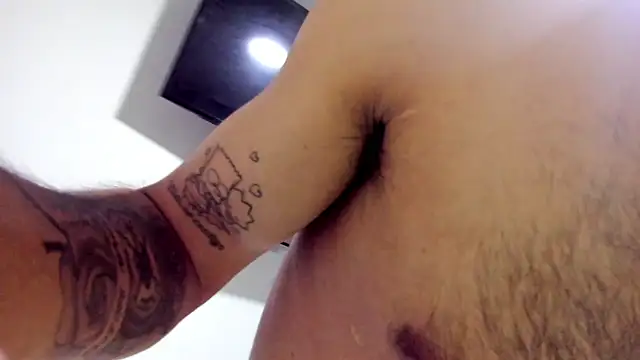 Aronxxs online show from 11/01/25, 09:22