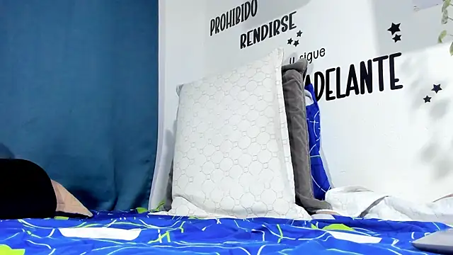 Aronxxs online show from 11/15/25, 09:06