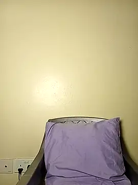 Snapshot of Ayrella02 chatting on 09/11/25, 01:39 Ayrella02 online show from 09/11/25, 01:39