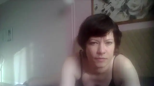 Snapshot of SunElizabeth chatting on 06/23/26, 02:31 SunElizabeth online show from 06/23/26, 02:31