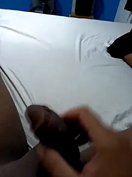 Snapshot of Seductiveblack chatting on 02/04/25, 09:31 Seductiveblack online show from 02/04/25, 09:31