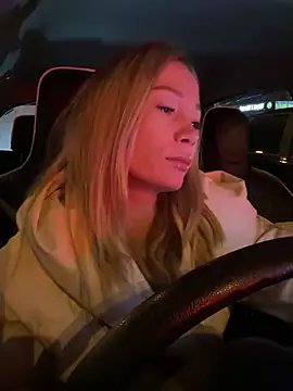 Snapshot of LavenderHot chatting on 02/01/25, 01:12 LavenderHot online show from 02/01/25, 01:12