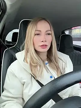 Snapshot of LavenderHot chatting on 02/13/25, 02:12 LavenderHot online show from 02/13/25, 02:12