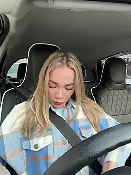 Snapshot of LavenderHot chatting on 02/15/25, 02:26 LavenderHot online show from 02/15/25, 02:26