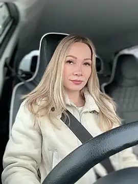 Snapshot of LavenderHot chatting on 03/05/25, 02:25 LavenderHot online show from 03/05/25, 02:25