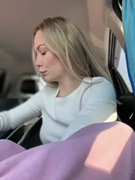 Snapshot of LavenderHot chatting on 03/05/25, 05:29 LavenderHot online show from 03/05/25, 05:29