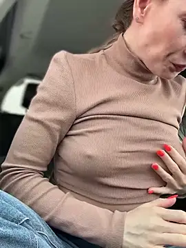 Snapshot of LavenderHot chatting on 03/11/25, 05:16 LavenderHot online show from 03/11/25, 05:16