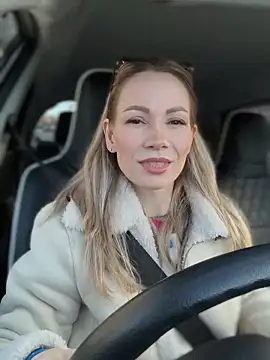 Snapshot of LavenderHot chatting on 03/22/25, 01:32 LavenderHot online show from 03/22/25, 01:32