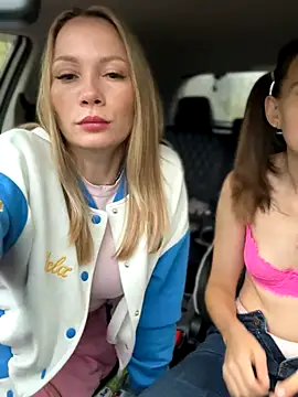 Snapshot of LavenderHot chatting on 09/12/25, 02:11 LavenderHot online show from 09/12/25, 02:11