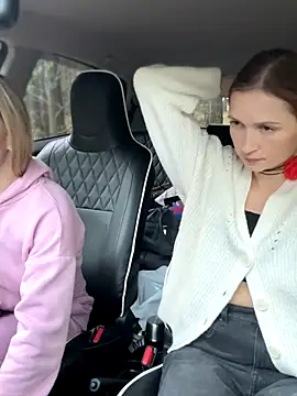 Snapshot of LavenderHot chatting on 10/20/25, 01:39 LavenderHot online show from 10/20/25, 01:39