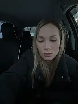 Snapshot of LavenderHot chatting on 11/24/25, 02:00 LavenderHot online show from 11/24/25, 02:00