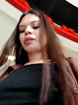 Snapshot of Violeta_12- chatting on 03/13/25, 07:39 Violeta 12- online show from 03/13/25, 07:39