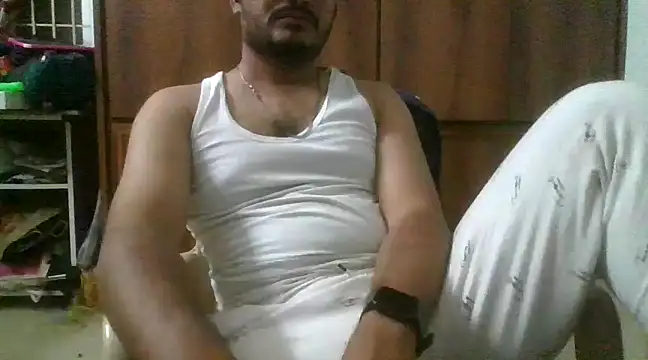 Snapshot of naughtymike0007 chatting on 02/04/25, 05:12 naughtymike0007 online show from 02/04/25, 05:12