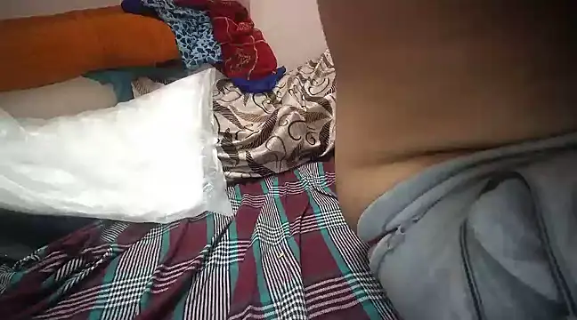 Snapshot of naughtymike0007 chatting on 03/19/25, 06:12 naughtymike0007 online show from 03/19/25, 06:12