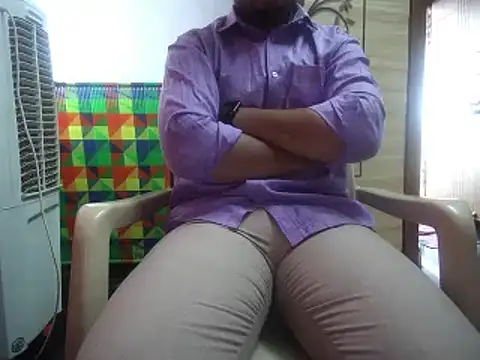 Snapshot of naughtymike0007 chatting on 09/18/25, 03:30 naughtymike0007 online show from 09/18/25, 03:30