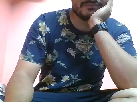 Snapshot of naughtymike0007 chatting on 09/25/25, 03:49 naughtymike0007 online show from 09/25/25, 03:49