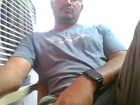 Snapshot of naughtymike0007 chatting on 10/15/25, 02:44 naughtymike0007 online show from 10/15/25, 02:44