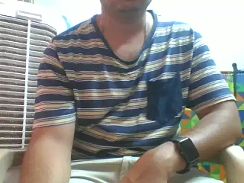 Snapshot of naughtymike0007 chatting on 11/04/25, 04:06 naughtymike0007 online show from 11/04/25, 04:06