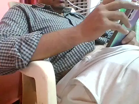 Snapshot of naughtymike0007 chatting on 11/14/25, 04:17 naughtymike0007 online show from 11/14/25, 04:17