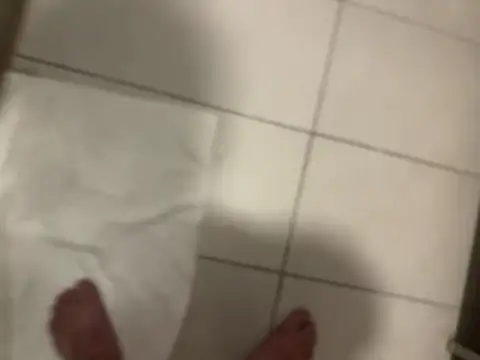 Snapshot of fatbelly112 chatting on 12/26/24, 01:32 fatbelly112 online show from 12/26/24, 01:32