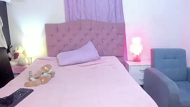 Latinabombsheell online show from 04/04/26, 04:44