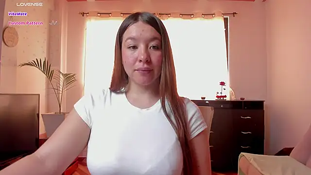 Snapshot of Simply_Zoe__ chatting on 02/27/25, 06:09 Simply Zoe online show from 02/27/25, 06:09