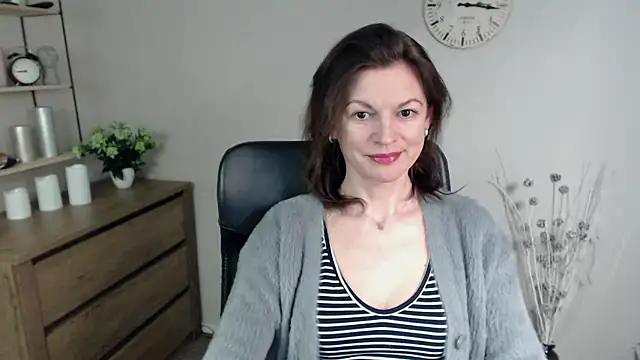 VivianWILD online show from 01/11/25, 10:51