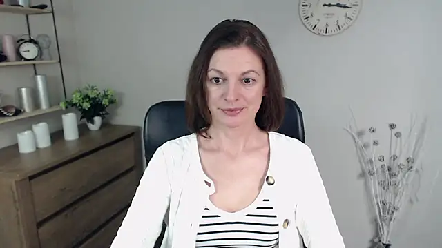 VivianWILD online show from 01/17/25, 03:53