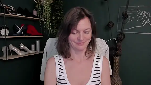 VivianWILD online show from 03/11/25, 01:23